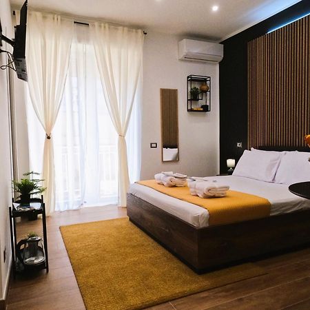 Blackwoody Contemporary Rooms - Napoli Centro Storico Extérieur photo