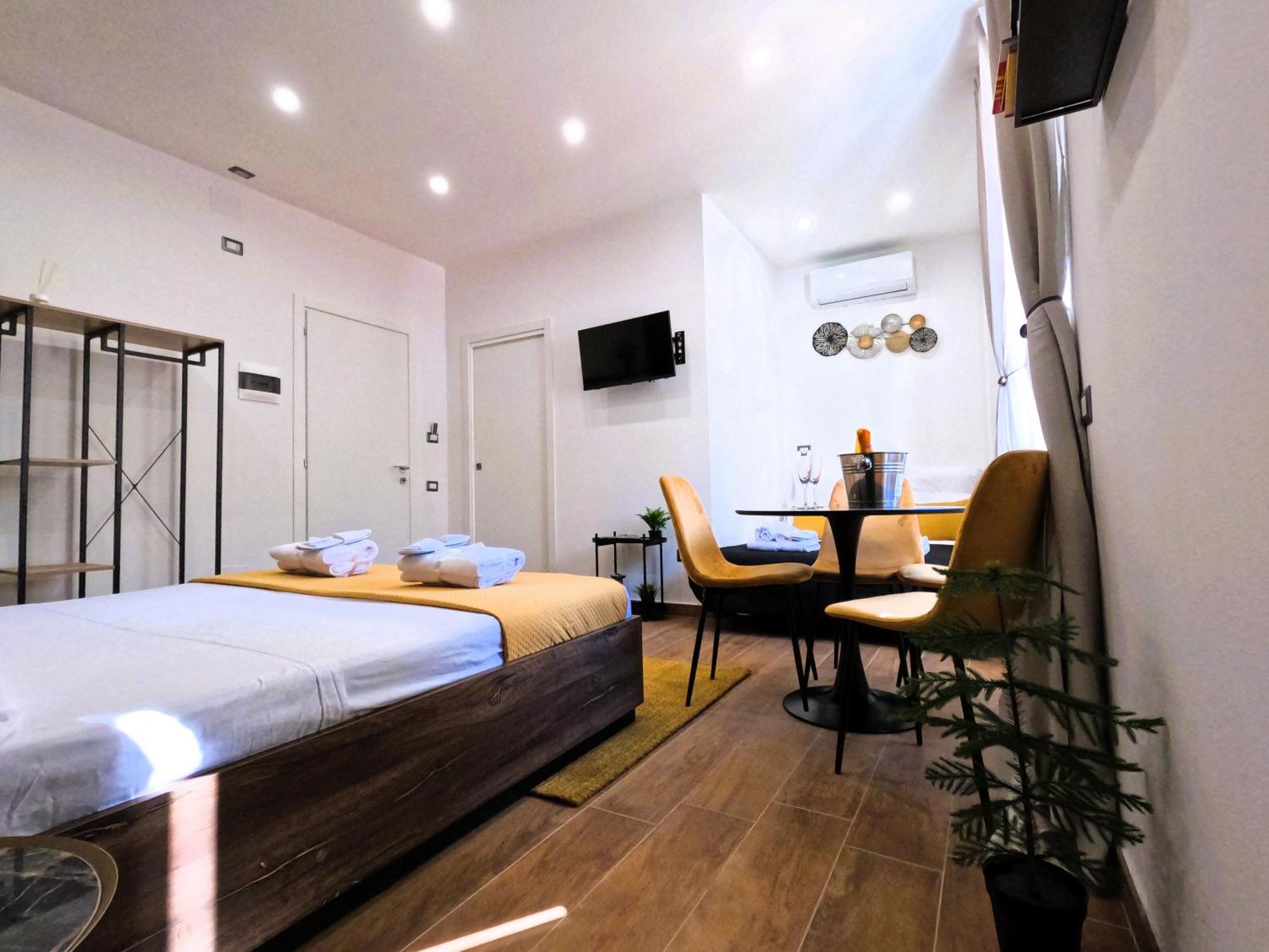 Blackwoody Contemporary Rooms - Napoli Centro Storico Extérieur photo