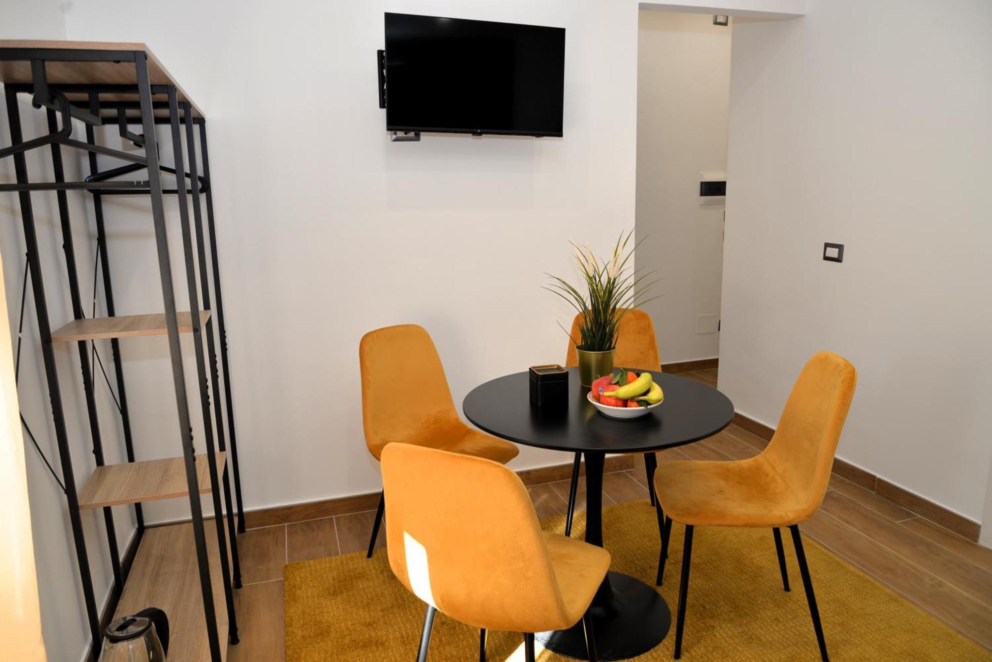 Blackwoody Contemporary Rooms - Napoli Centro Storico Extérieur photo
