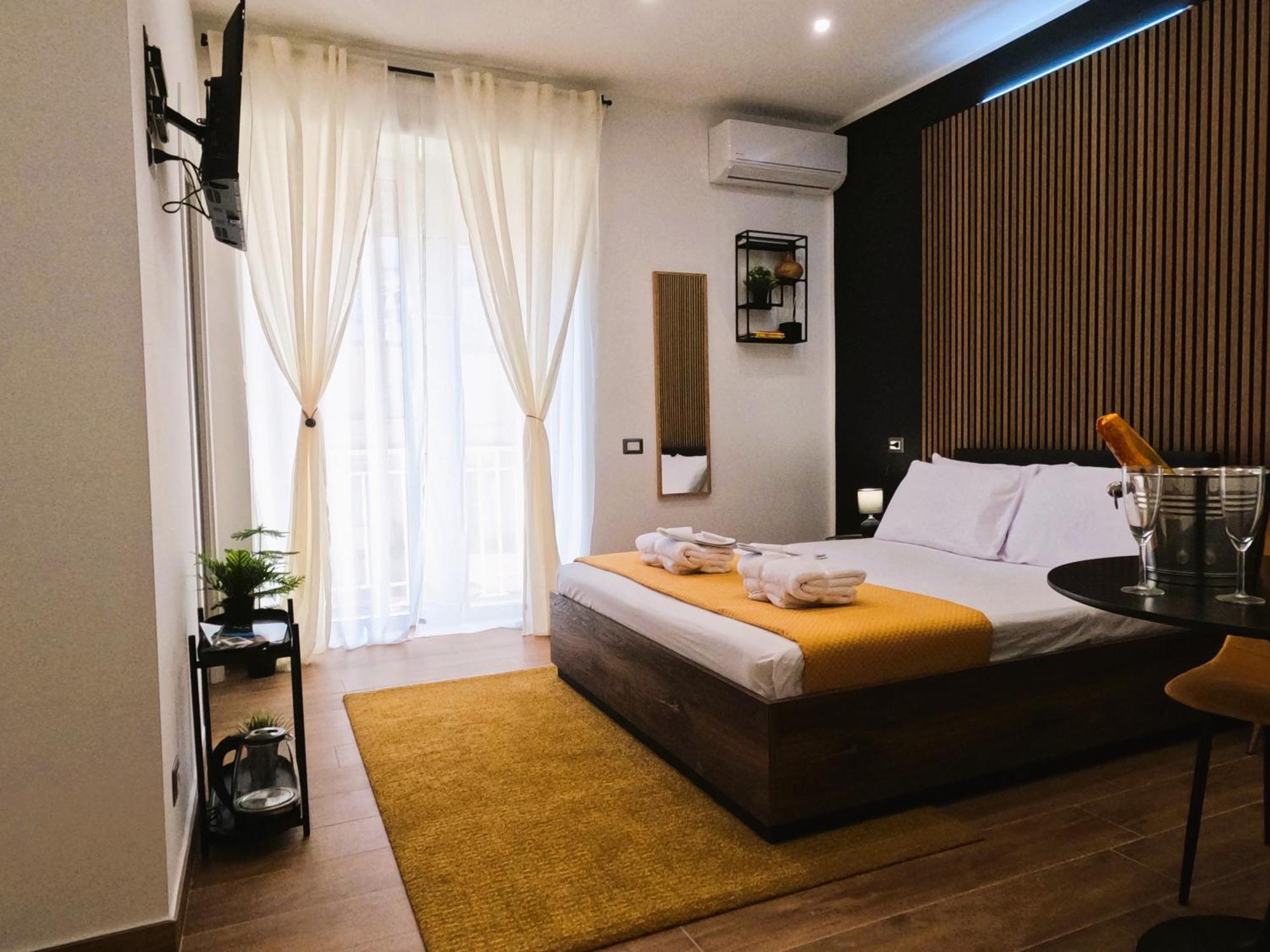 Blackwoody Contemporary Rooms - Napoli Centro Storico Extérieur photo