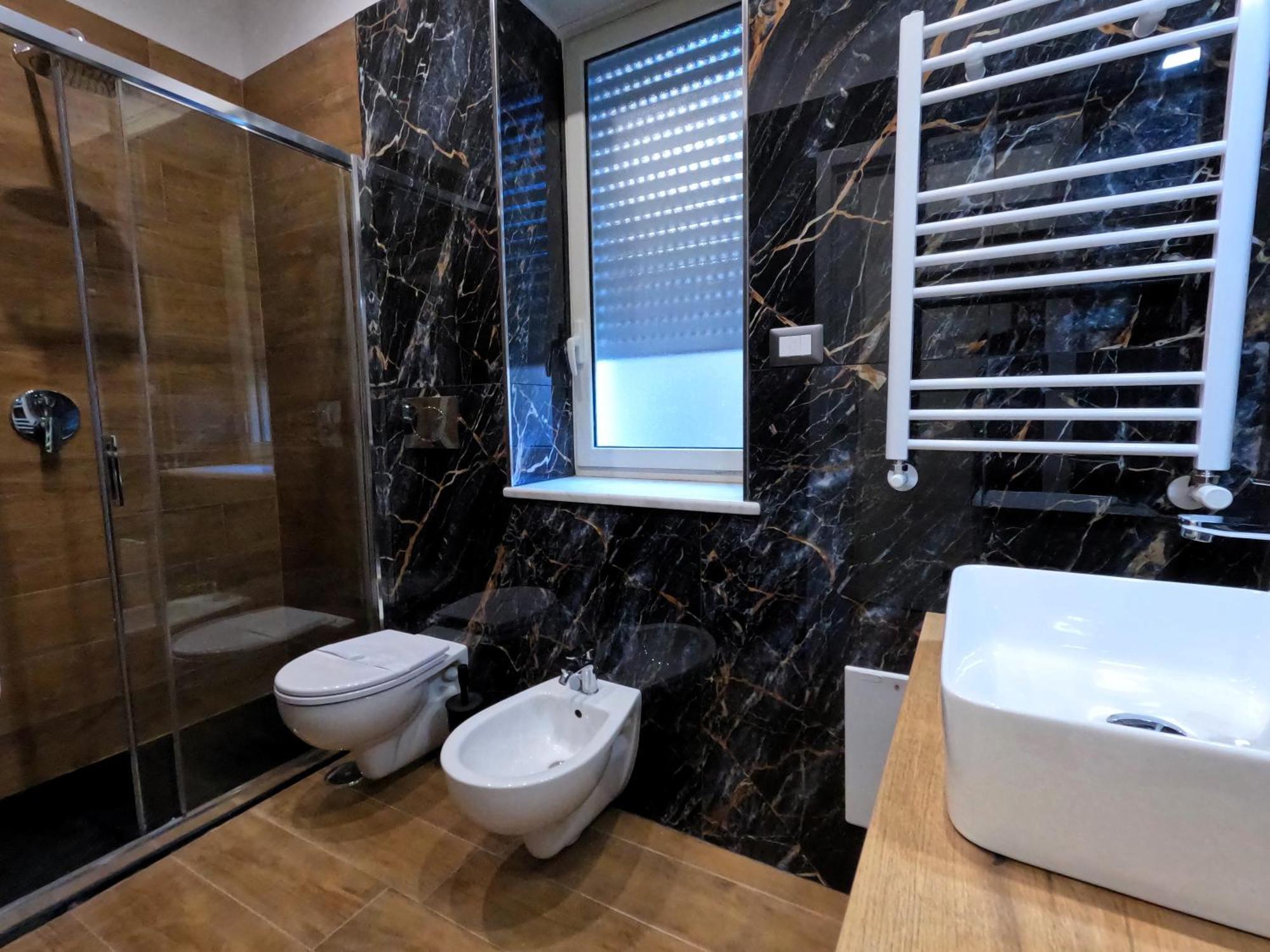 Blackwoody Contemporary Rooms - Napoli Centro Storico Extérieur photo
