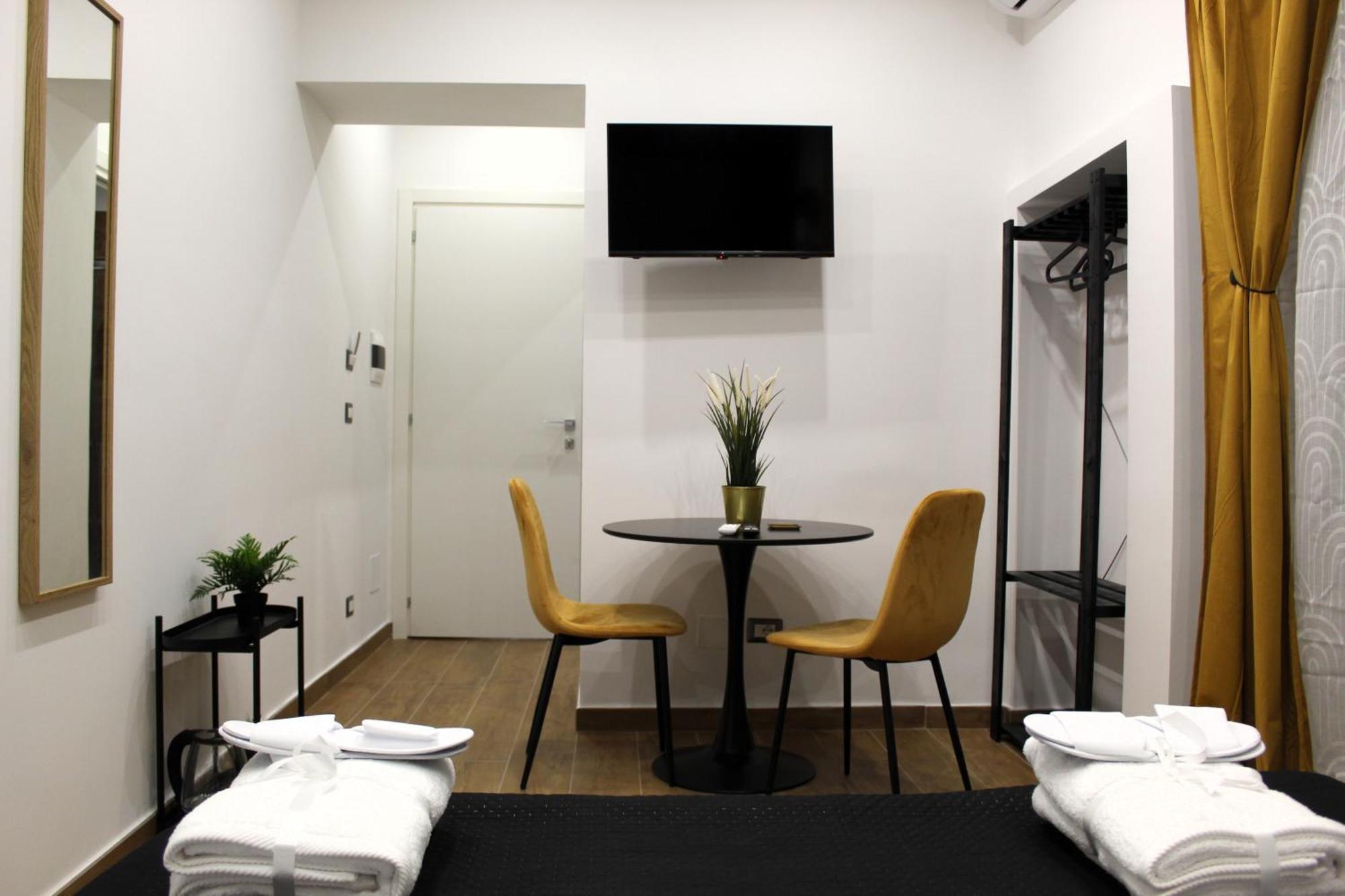 Blackwoody Contemporary Rooms - Napoli Centro Storico Extérieur photo