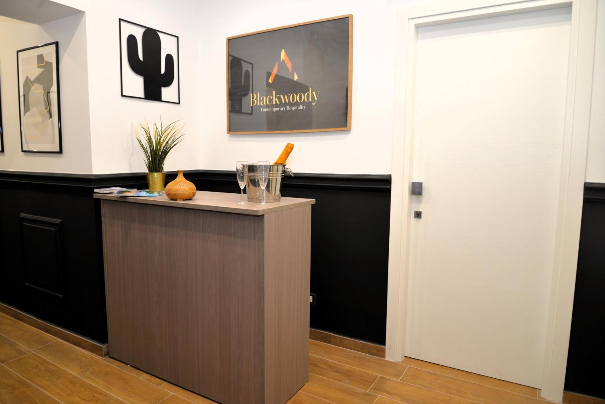 Blackwoody Contemporary Rooms - Napoli Centro Storico Extérieur photo